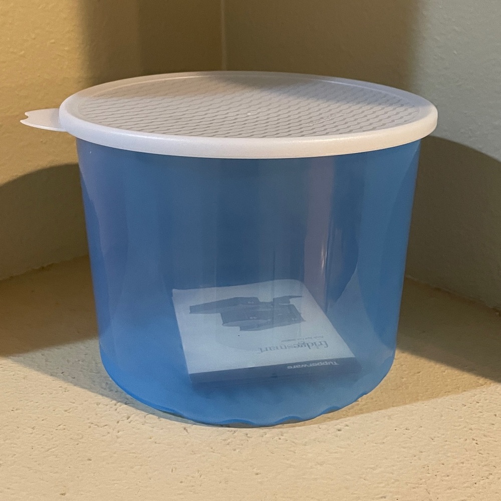 Tupperware Fridgesmart Large Round Container - Picture 5 of 12